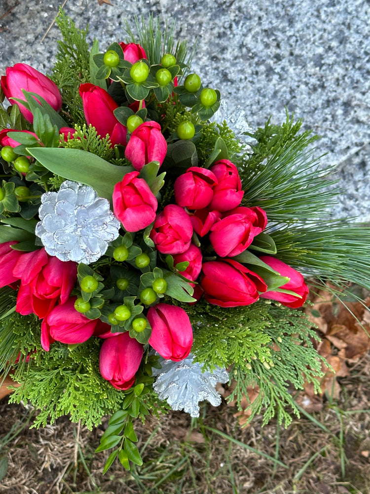 * A Seasonal Mix *- Holiday Tulip Combo